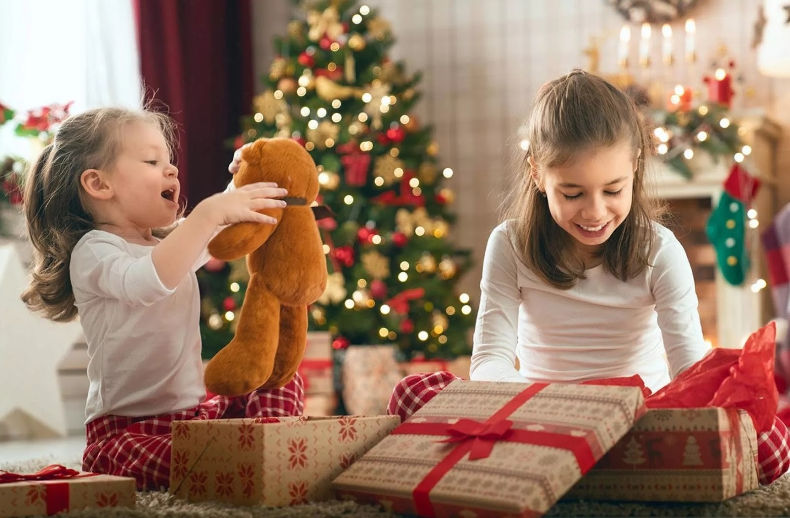 Gấu bông, gối ôm là những món quà noel cho bé gái được nhiều người lựa chọn Gấu bông, gối ôm là những món quà noel cho bé gái được nhiều người lựa chọn